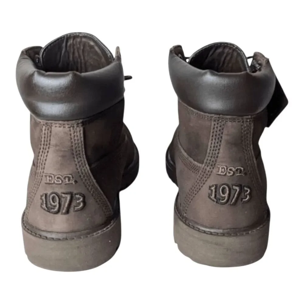 TIMBERLAND 6 Inch Waterproof Boot Kid's Size 3